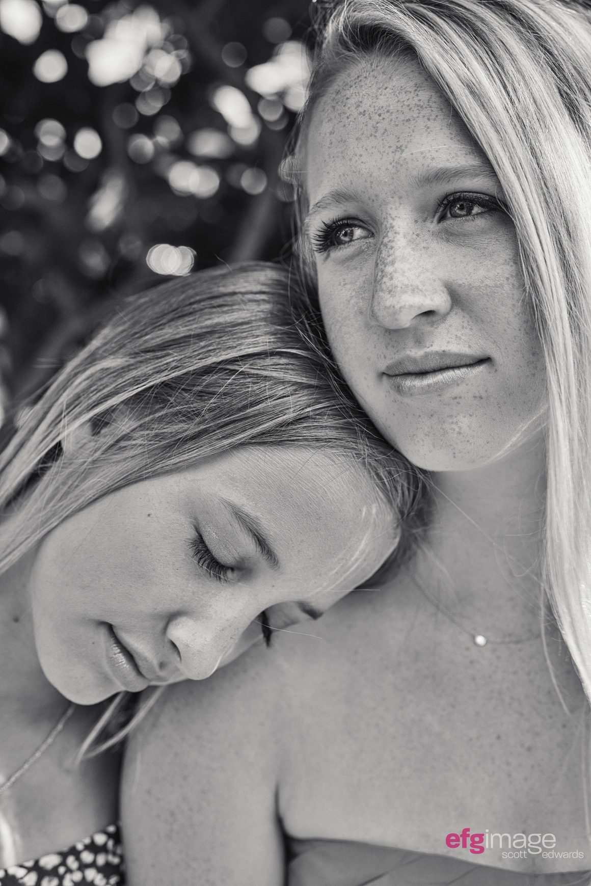 sad sisters